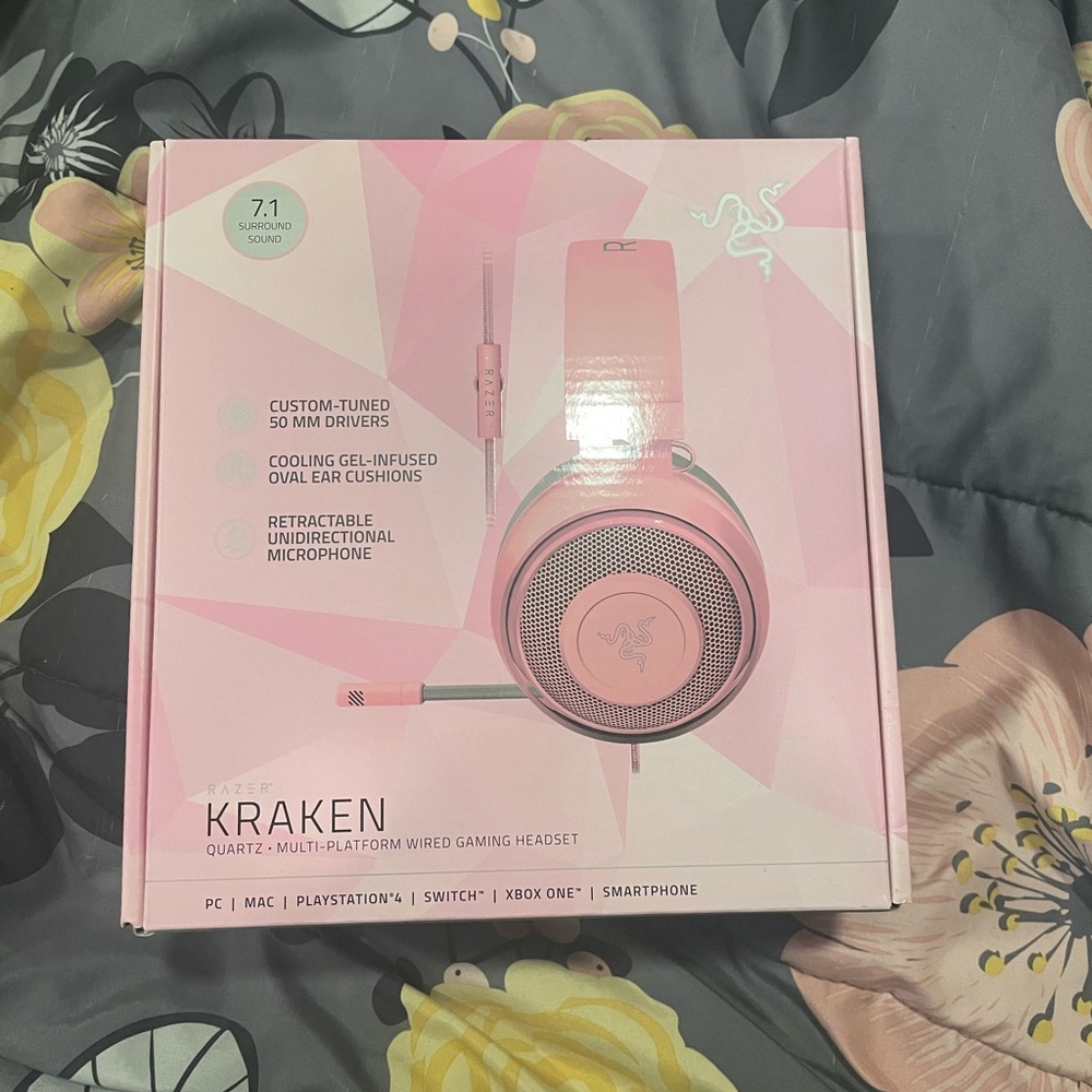 Pink Razer headset